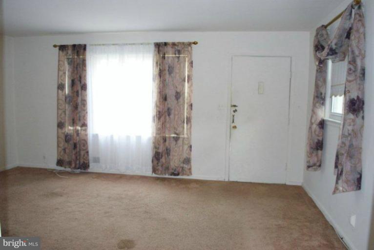 3220 Medway Street Silver Spring, MD 20902 - Photo 4 of 30 Living Room