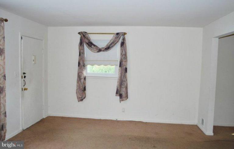 3220 Medway Street Silver Spring, MD 20902 - Photo 5 of 30 Living Room