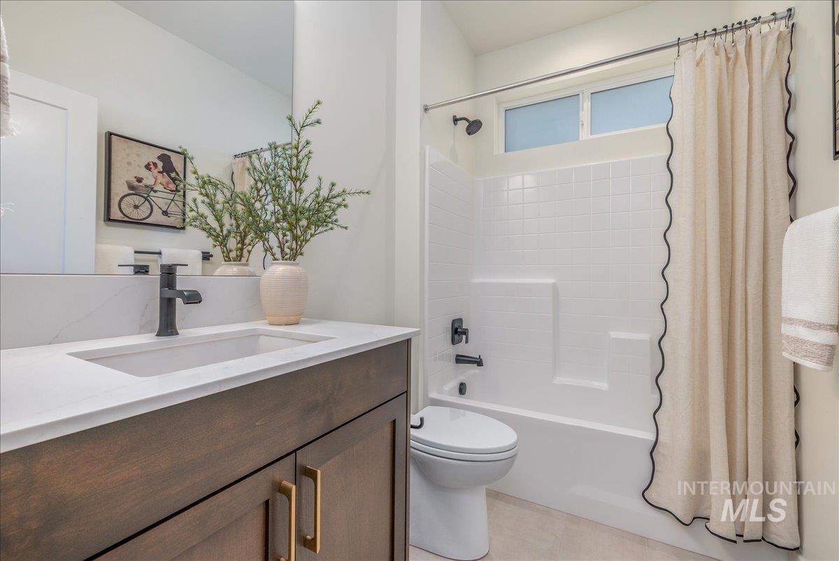 385 East Chevy Drive Boise, ID 83716 - Photo 13 of 41