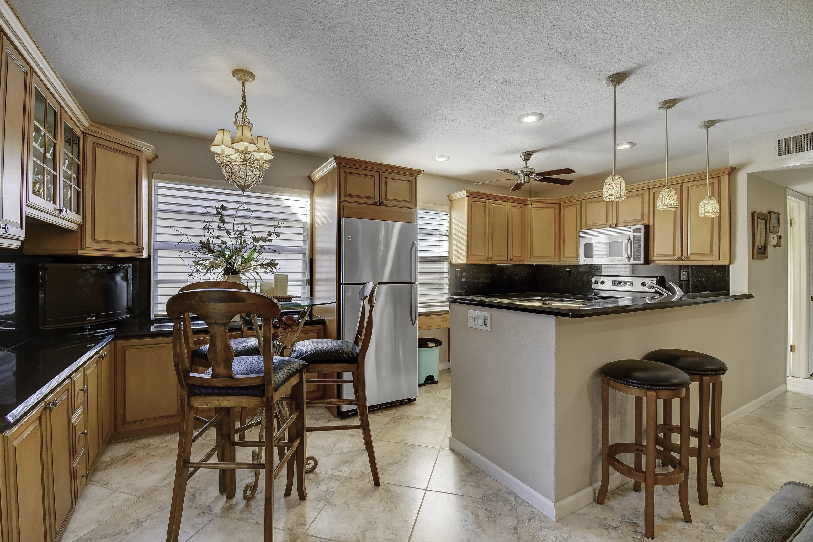 558 Capri L Delray Beach, FL 33484 - Photo 14 of 40 14_dsc_1006_07_08_09_10