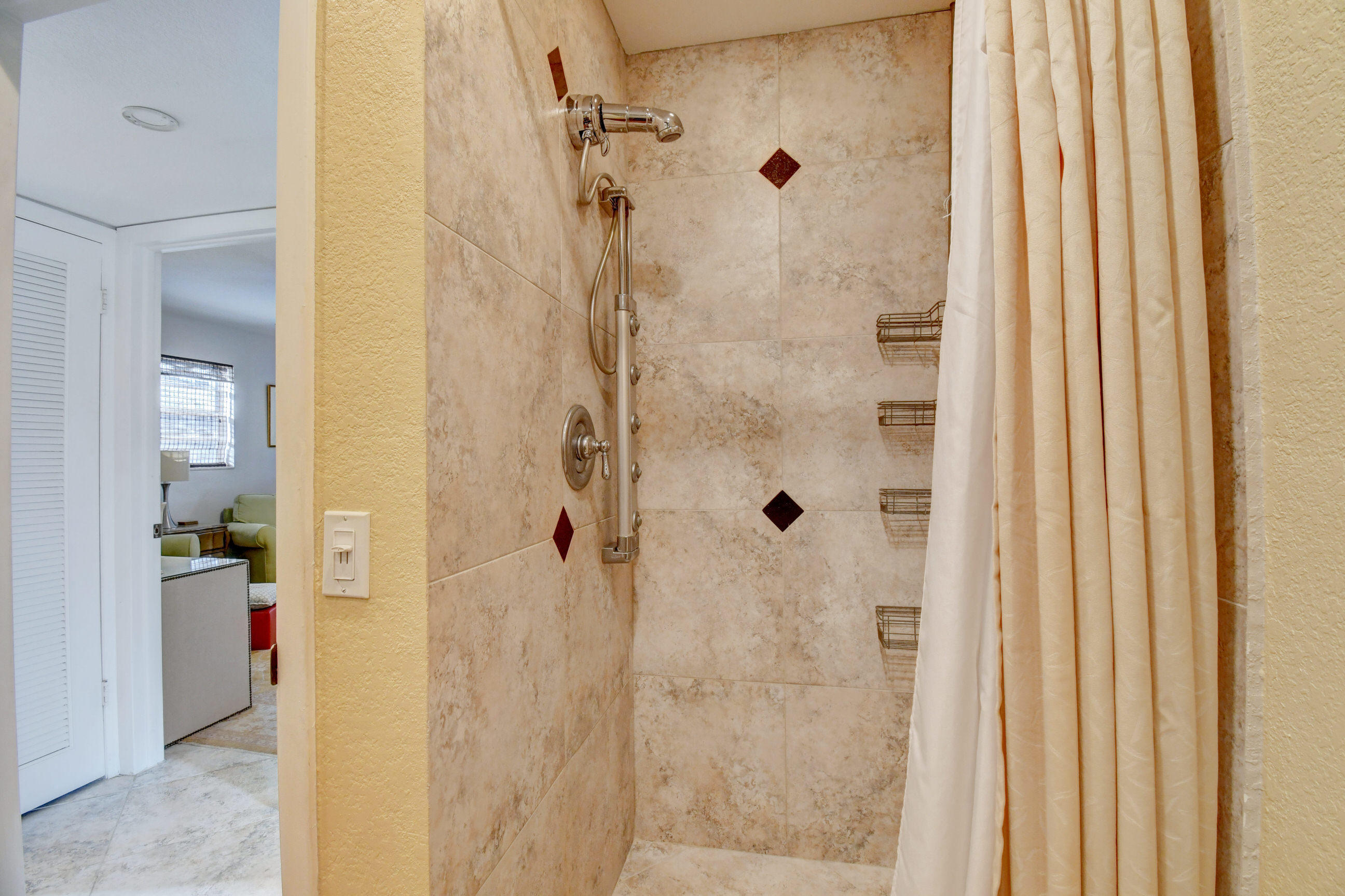558 Capri L Delray Beach, FL 33484 - Photo 24 of 40 24_dsc_1121_2_3_4_5