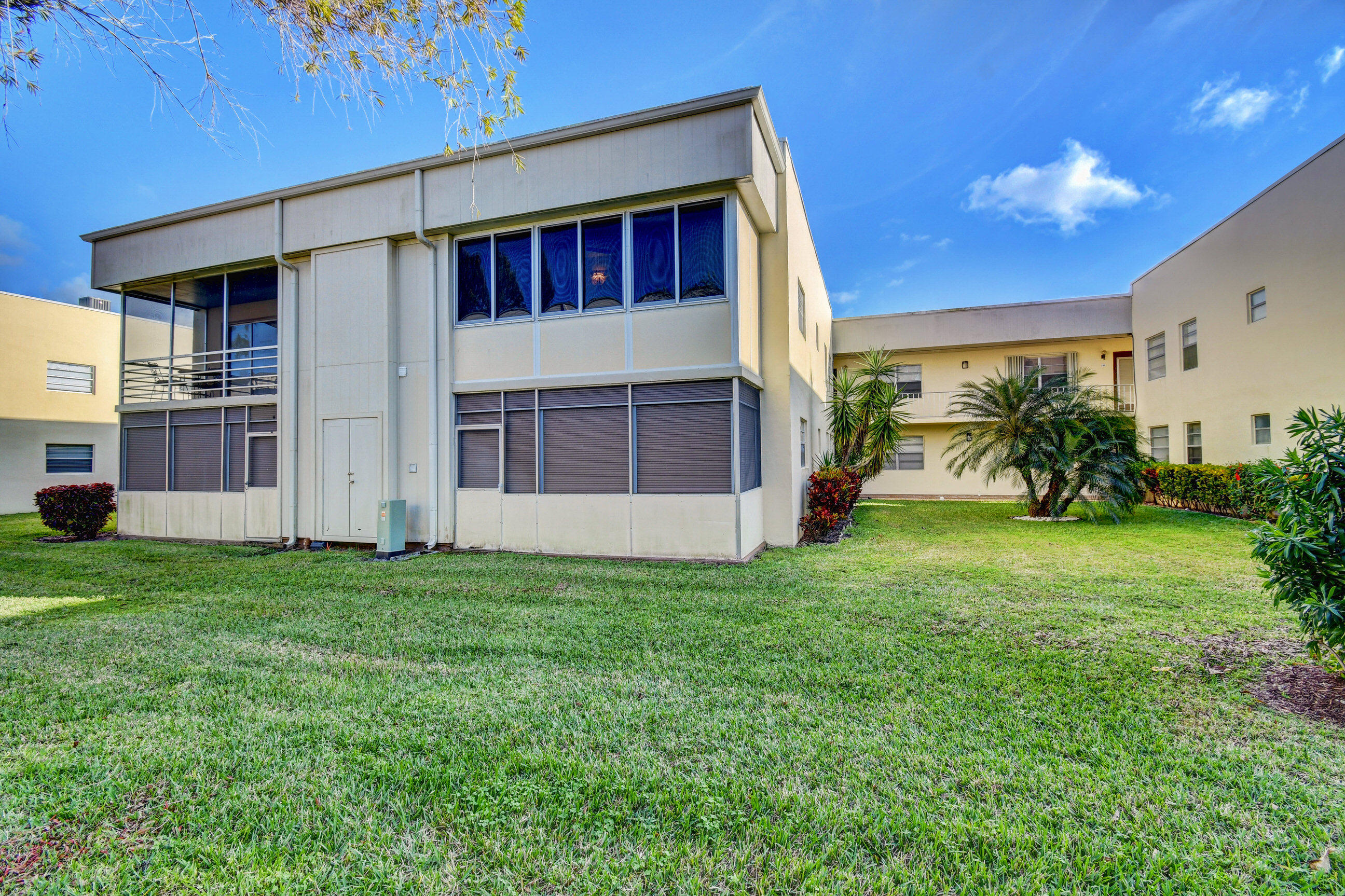 558 Capri L Delray Beach, FL 33484 - Photo 35 of 40 35_dsc_1231_2_3_4_5