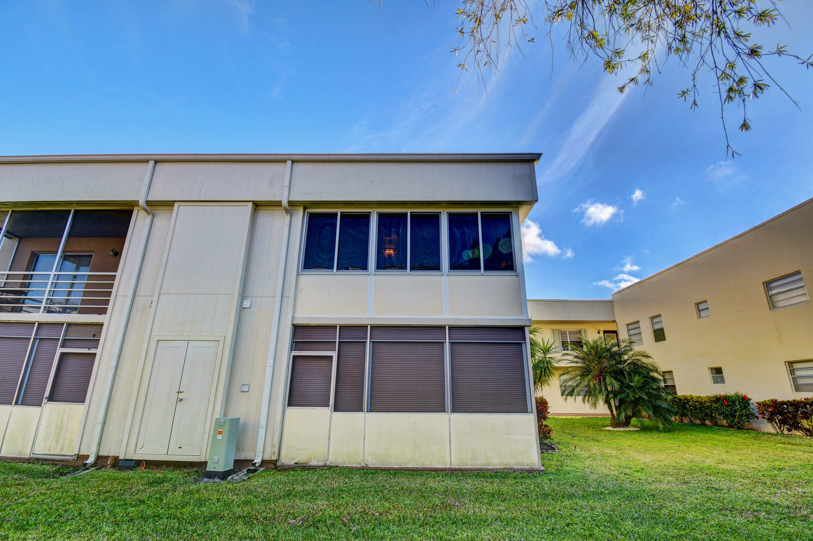 558 Capri L Delray Beach, FL 33484 - Photo 36 of 40 36_dsc_1241_2_3_4_5