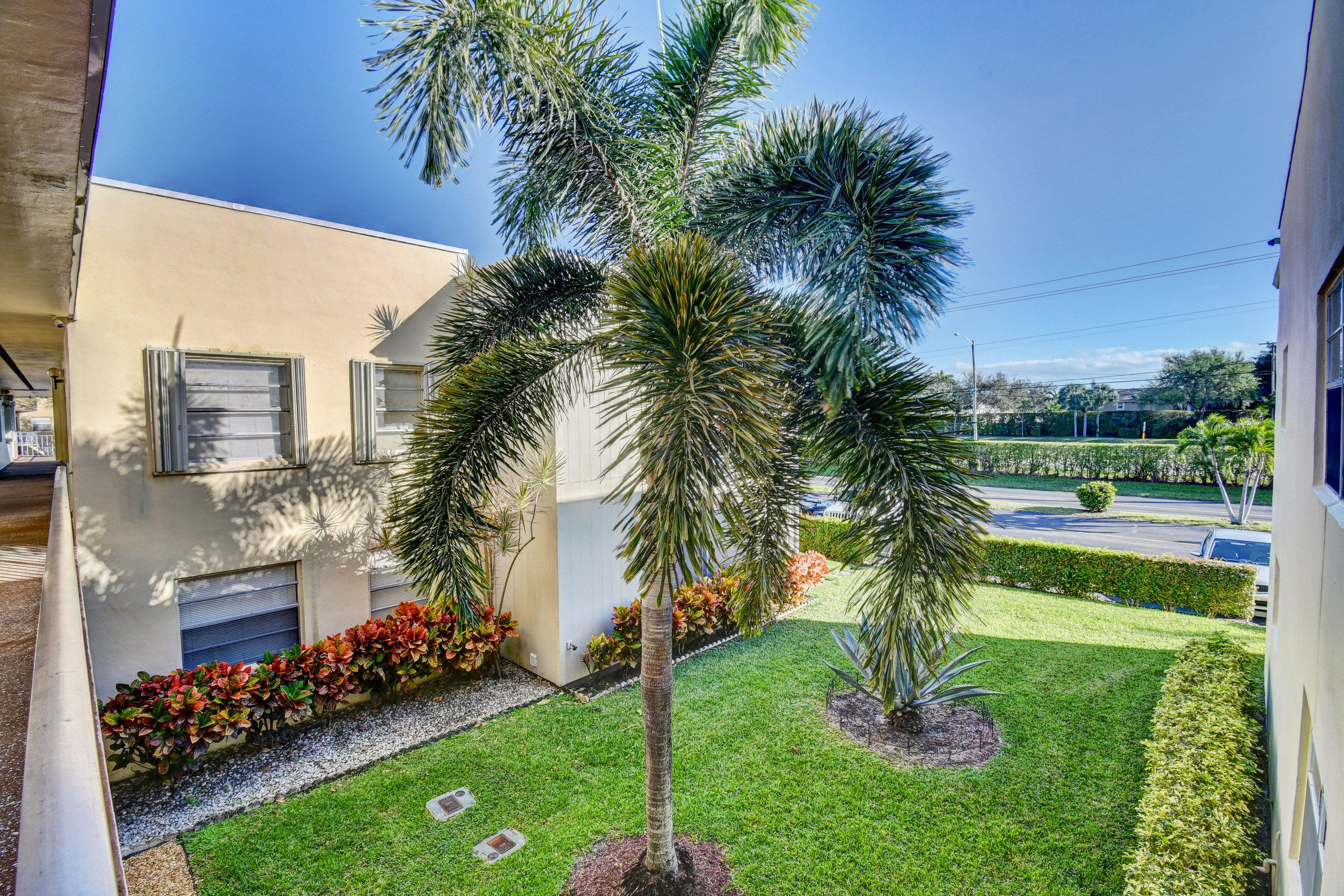 558 Capri L Delray Beach, FL 33484 - Photo 6 of 40 06_dsc_0926_27_28_29_30