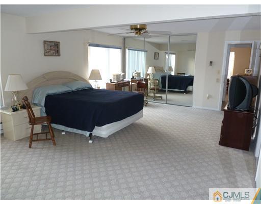 283 Vernon Road Monroe Township, NJ 08831 - Photo 11 of 16 Gallery Image 11