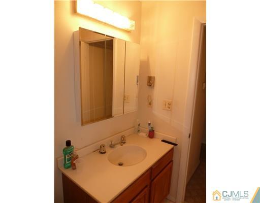 283 Vernon Road Monroe Township, NJ 08831 - Photo 7 of 16 Gallery Image 7
