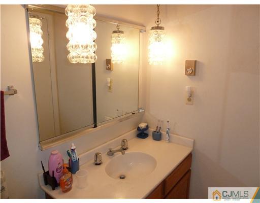 283 Vernon Road Monroe Township, NJ 08831 - Photo 10 of 16 Gallery Image 10