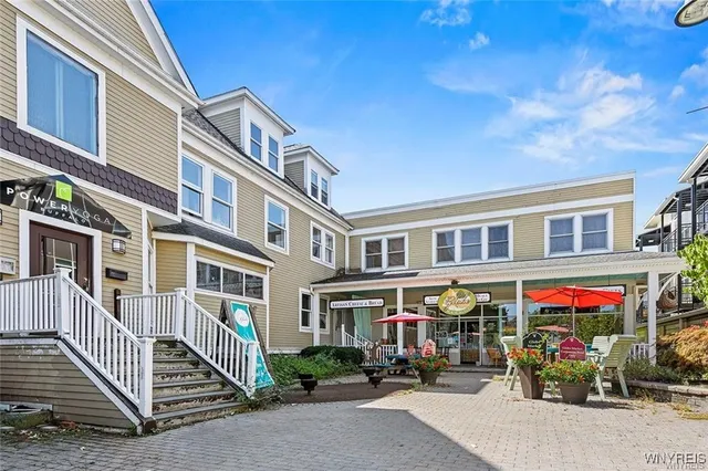 $2,100 | 762 Elmwood Avenue, Unit 1, Buffalo, NY 14222