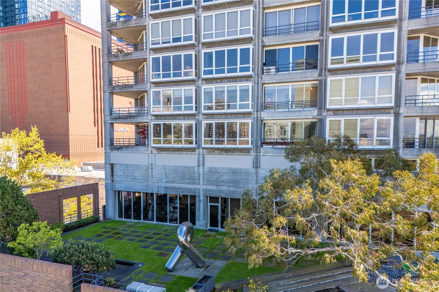 2125 1st Avenue, Unit 802 Seattle, WA 98121 - Photo 24 of 38