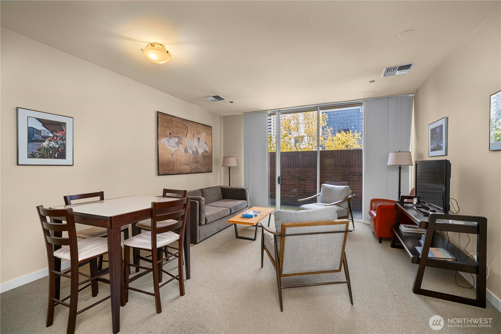 2125 1st Avenue, Unit 802 Seattle, WA 98121 - Photo 26 of 38