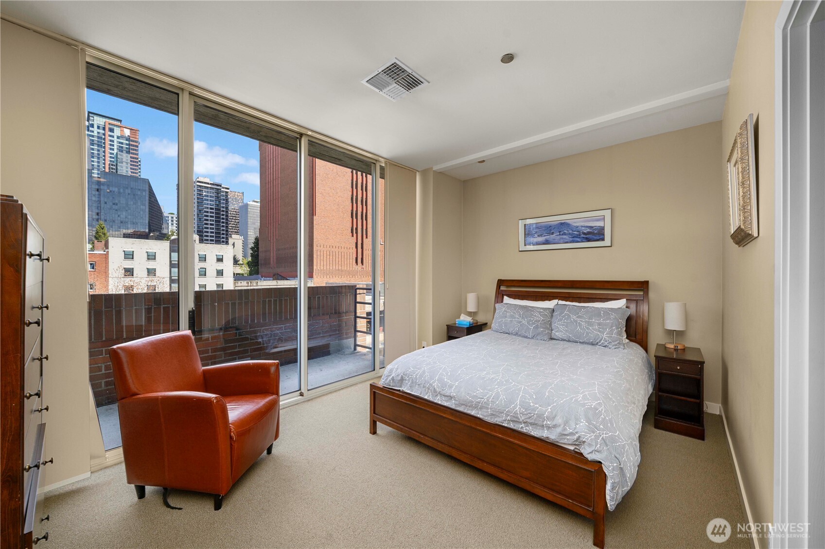 2125 1st Avenue, Unit 802 Seattle, WA 98121 - Photo 28 of 38