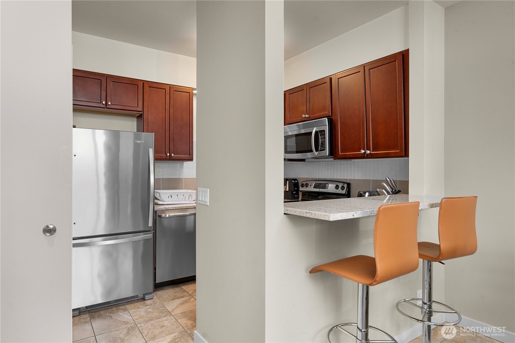 2125 1st Avenue, Unit 802 Seattle, WA 98121 - Photo 29 of 38