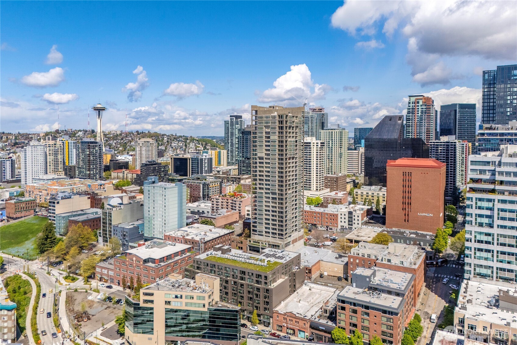 2125 1st Avenue, Unit 802 Seattle, WA 98121 - Photo 34 of 38