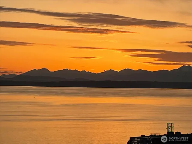 a picture of city view