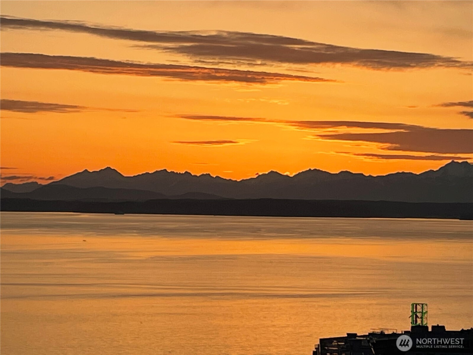2125 1st Avenue, Unit 802 Seattle, WA 98121 - Photo 35 of 38