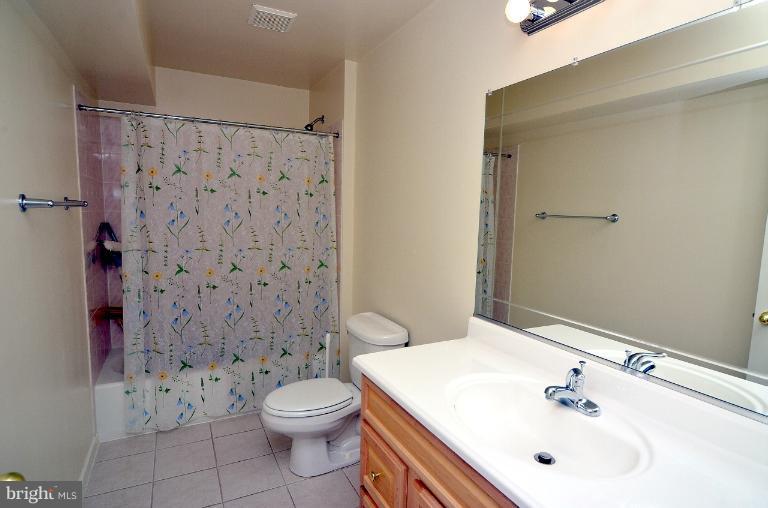 14303 Bubbling Spring Road Boyds, MD 20841 - Photo 8 of 27 Bath