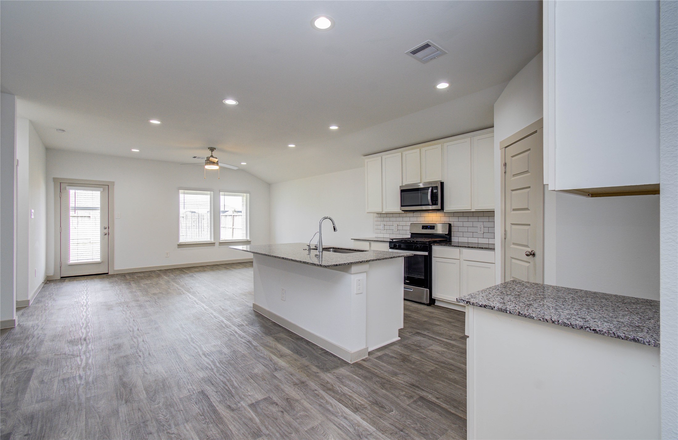 10602 Great Basin Drive Rosharon, TX 77583 - Photo 12 of 39