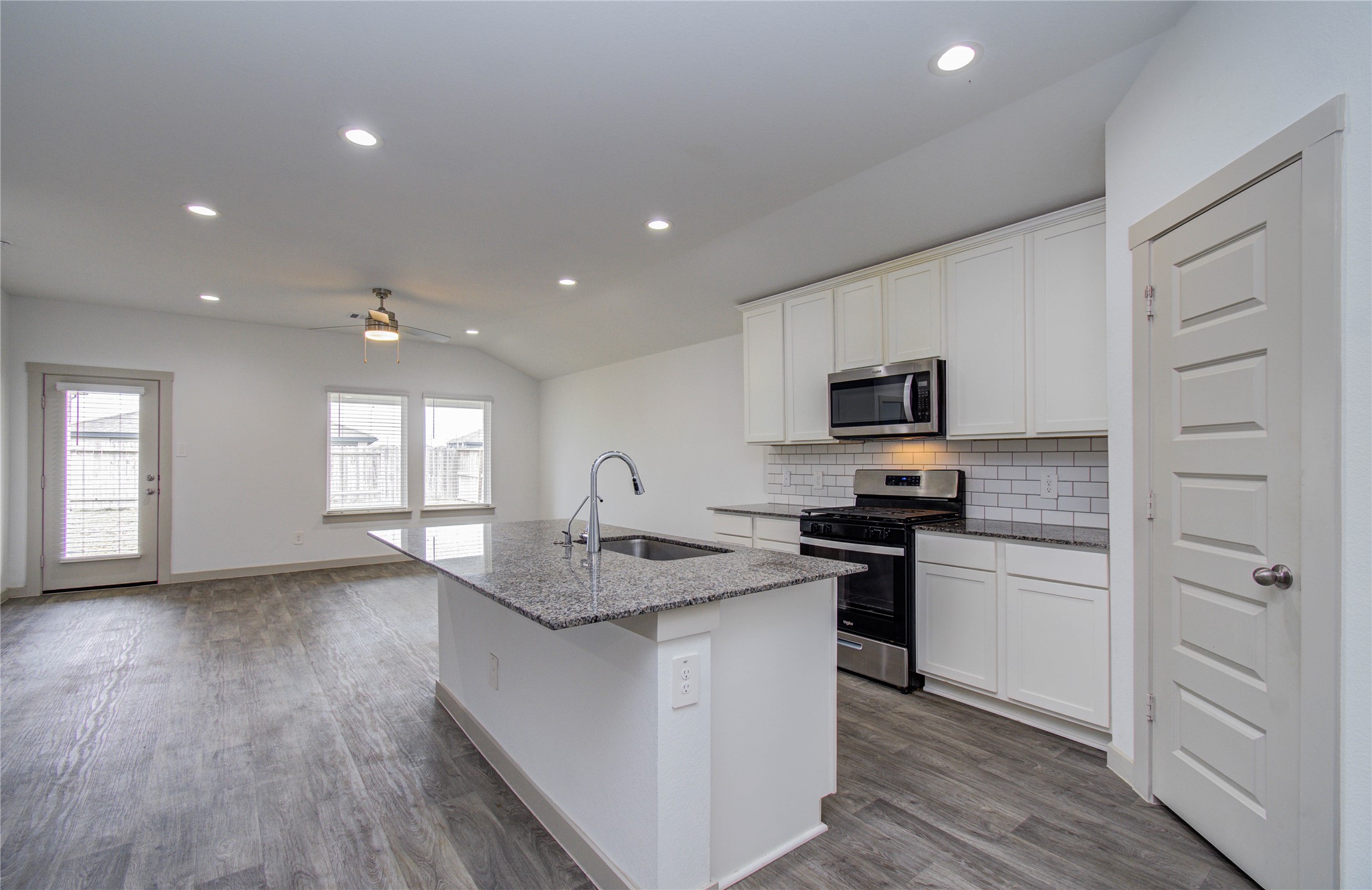 10602 Great Basin Drive Rosharon, TX 77583 - Photo 13 of 39 Garden Sink