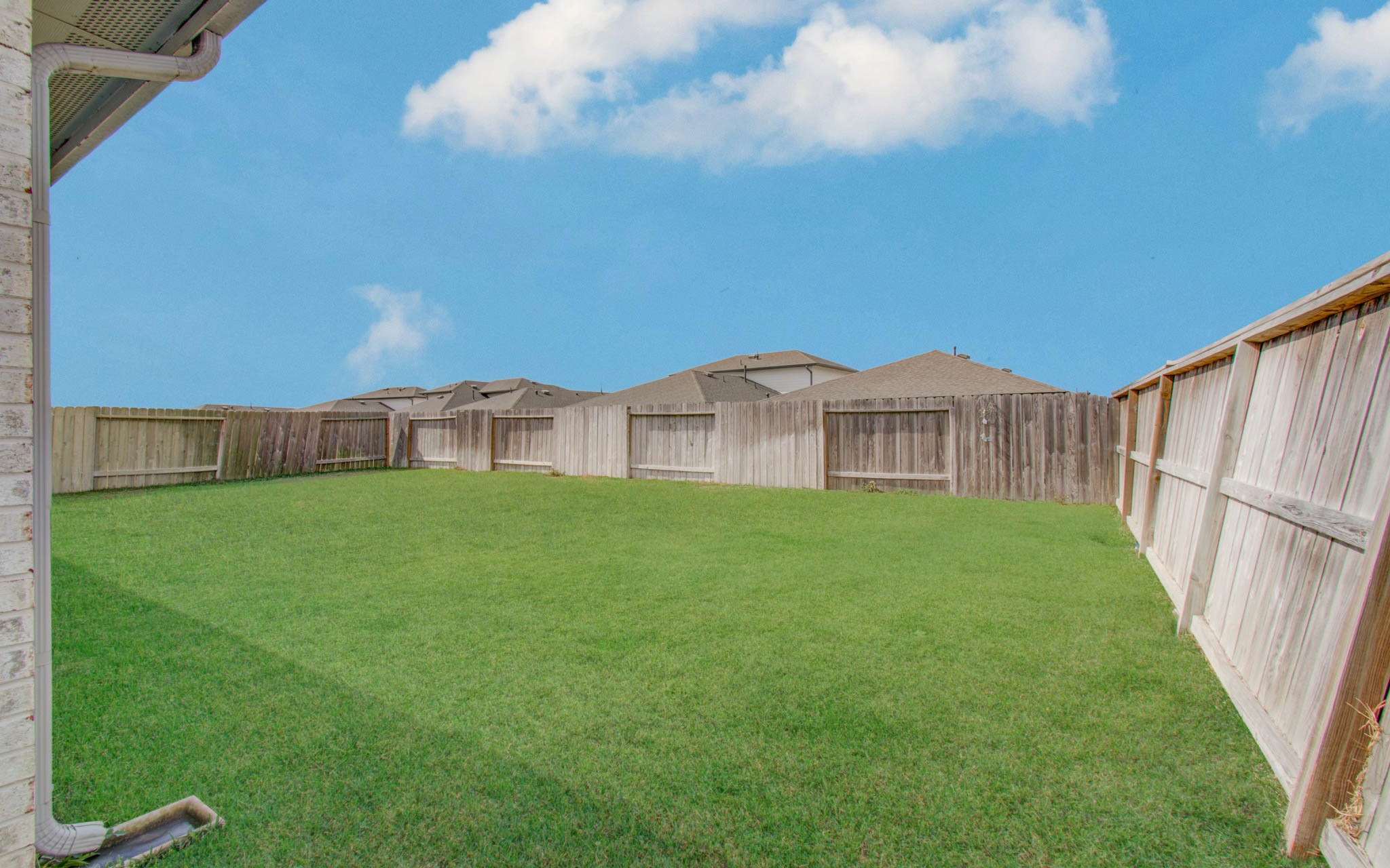 10602 Great Basin Drive Rosharon, TX 77583 - Photo 34 of 39 Large Backyard
