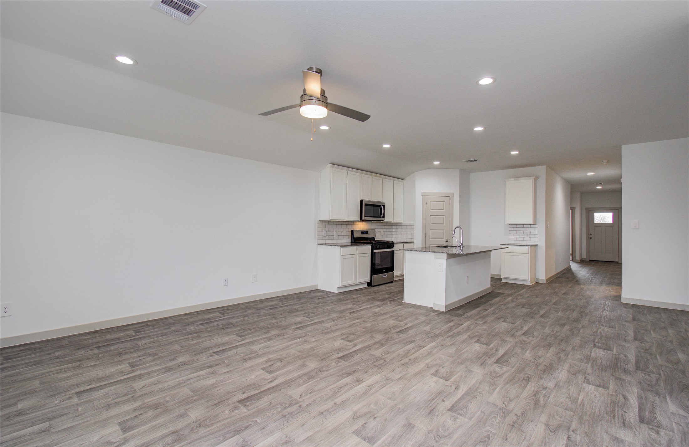 10602 Great Basin Drive Rosharon, TX 77583 - Photo 7 of 39