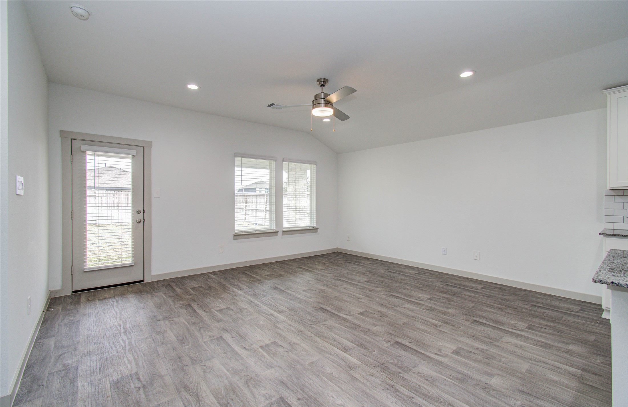 10602 Great Basin Drive Rosharon, TX 77583 - Photo 9 of 39