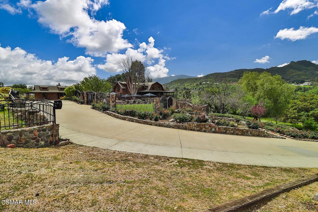 3030 Triunfo Canyon Road Agoura Hills, CA 91301 - Photo 50 of 50 a view of a terrace with a garden