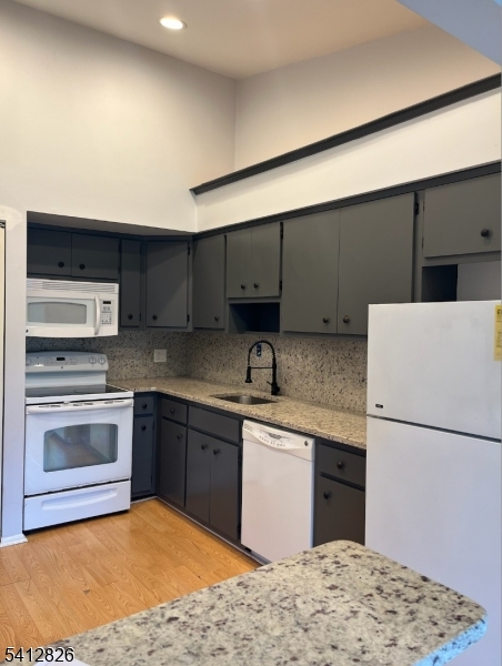 12 North Slope Clinton, NJ 08809 - Photo 2 of 12