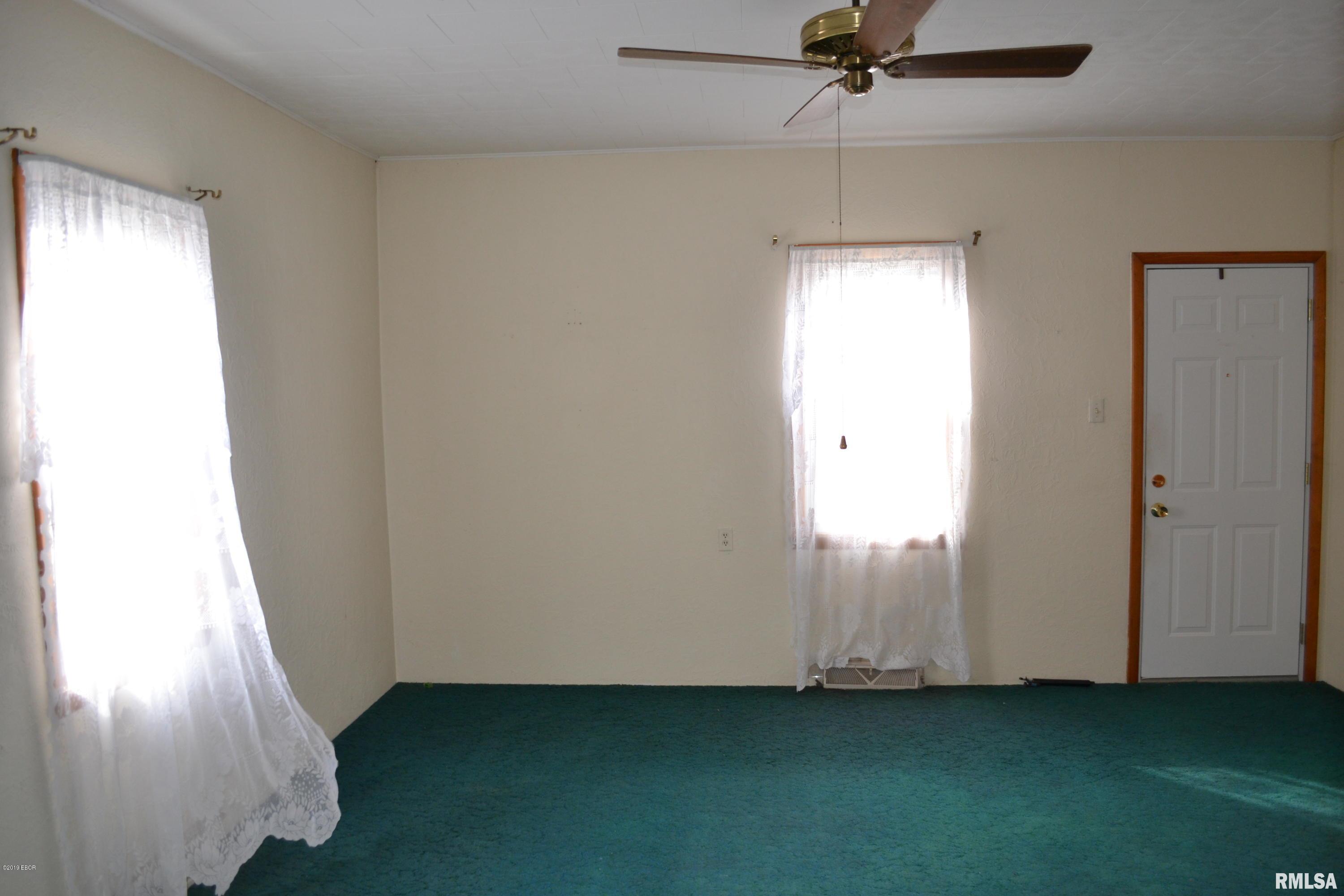 25491 Highline Road Ashley, IL 62808 - Photo 7 of 15