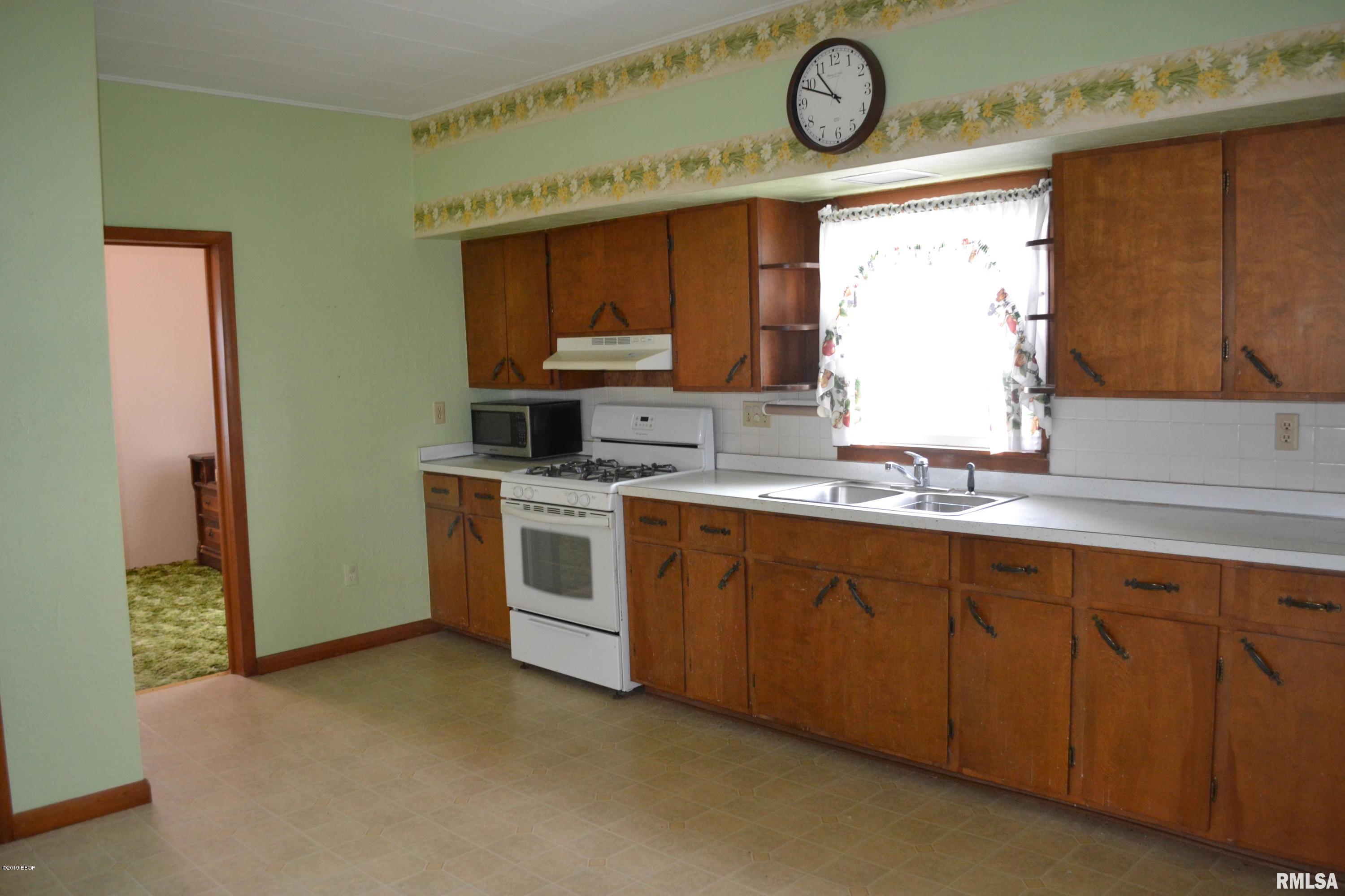 25491 Highline Road Ashley, IL 62808 - Photo 10 of 15