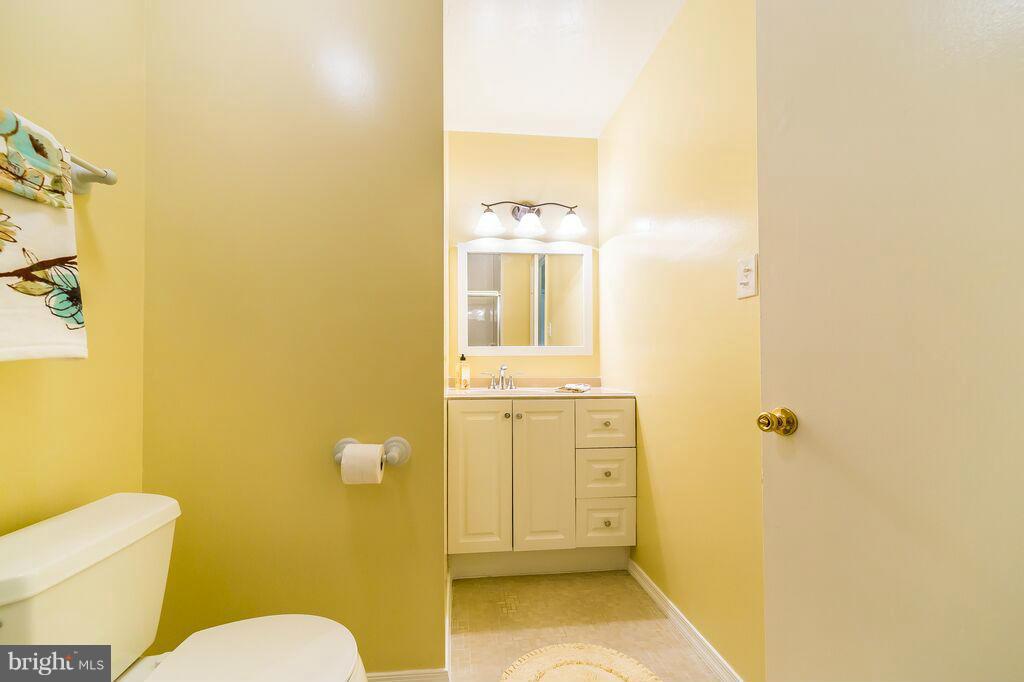 12904 Middlevale Lane Silver Spring, MD 20906 - Photo 17 of 27 Hall Full Bath