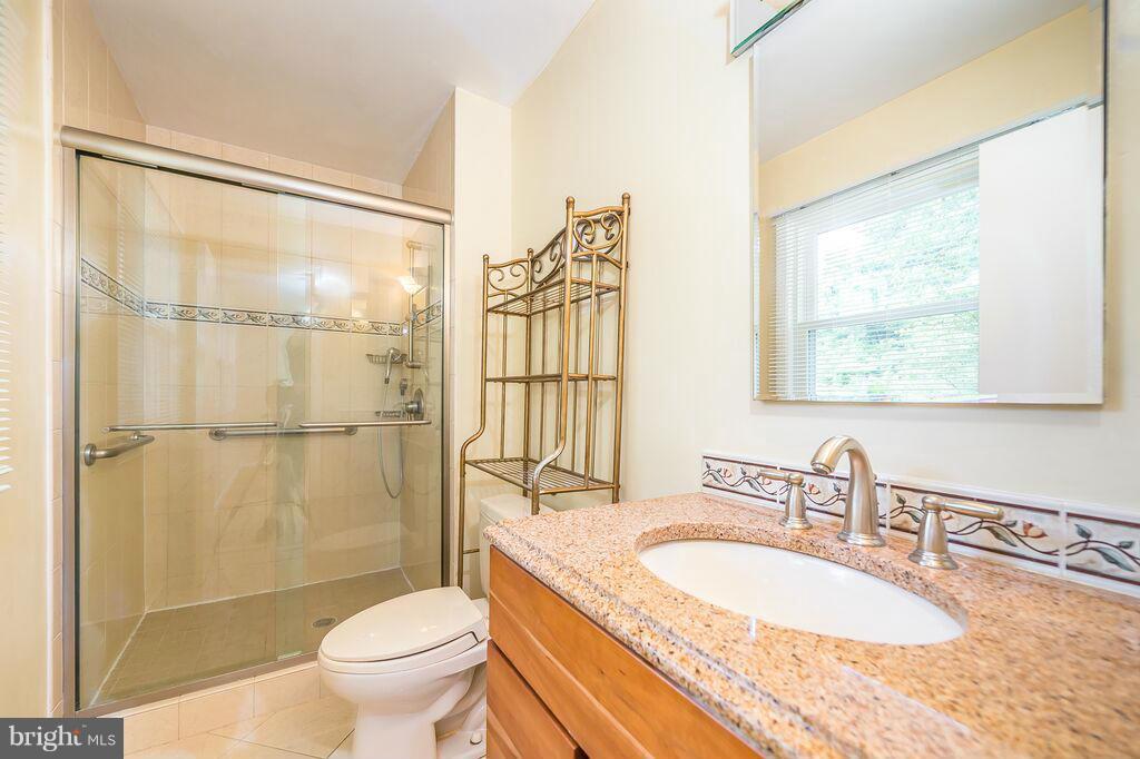 12904 Middlevale Lane Silver Spring, MD 20906 - Photo 10 of 27 Bath (Master)
