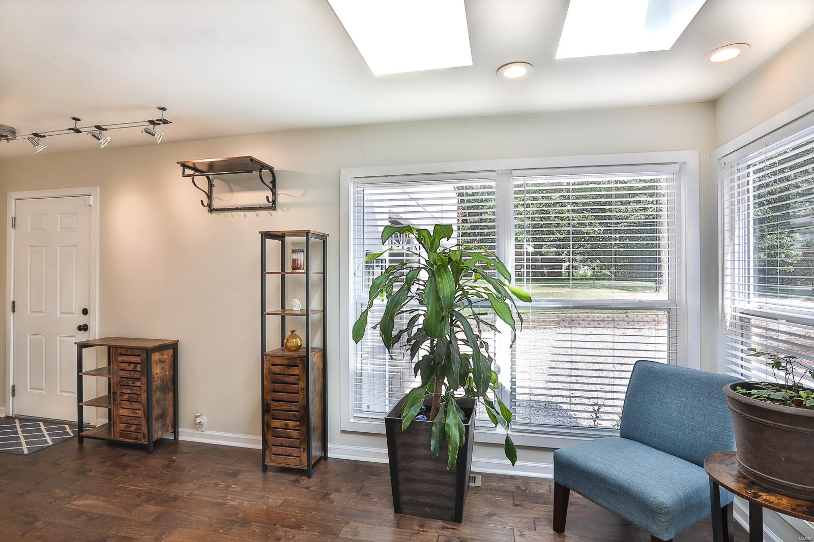 438 Susan Road St. Louis, MO 63129 - Photo 4 of 26