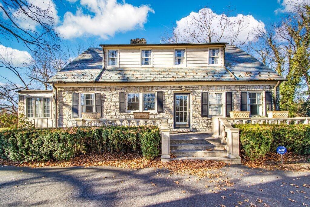 4312 Riverside Drive Columbus, OH 43220 - Photo 5 of 29 4312 Riverside Drive-29.jpg-SMALL