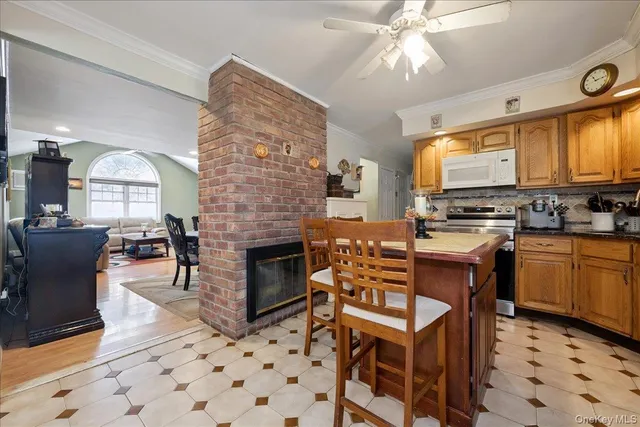 $839,900 | 181 Springtime Lane North, Levittown, NY 11756