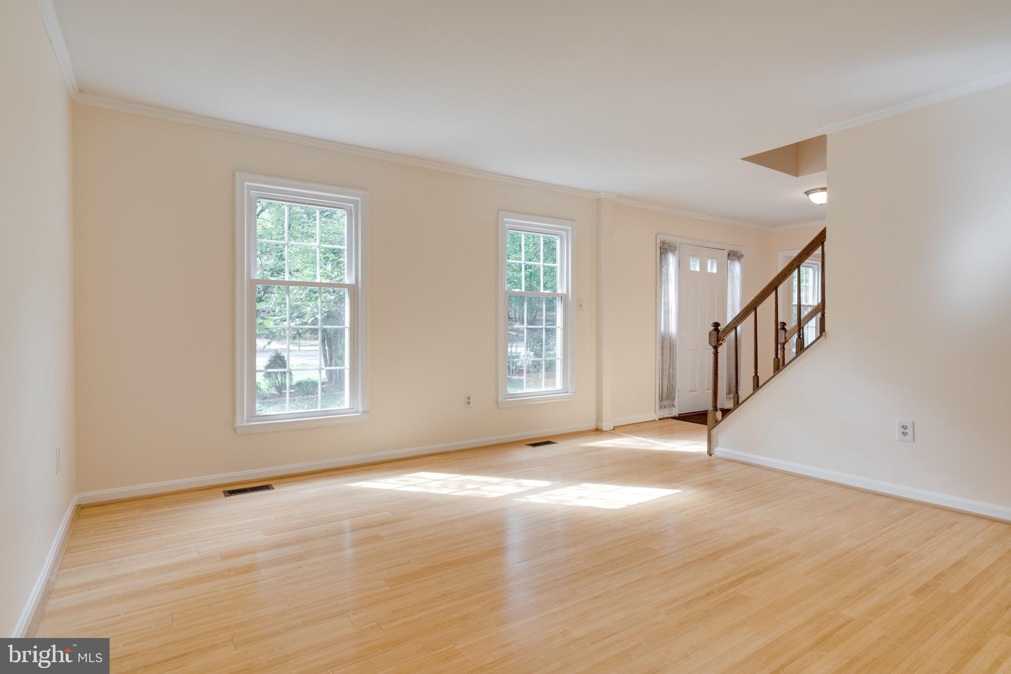 13003 Smoketown Road Woodbridge, VA 22192 - Photo 4 of 34 Large Living Room