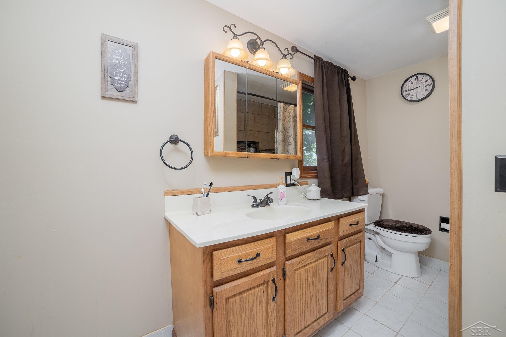 232 South Hemlock Road Hemlock, MI 48626 - Photo 15 of 27 50118131-14.JPG