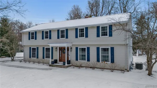 $899,900 | 185 Briarhill Road, Amherst, NY 14221