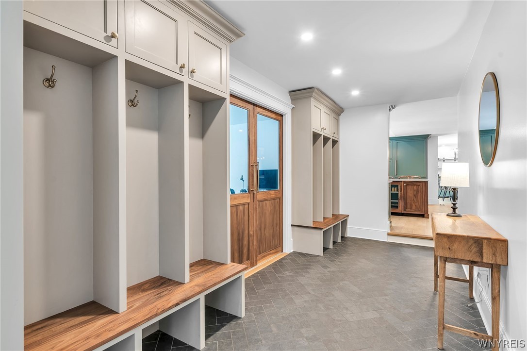 185 Briarhill Road Amherst, NY 14221 - Photo 26 of 50 Side Entry Mudroom with cubbies