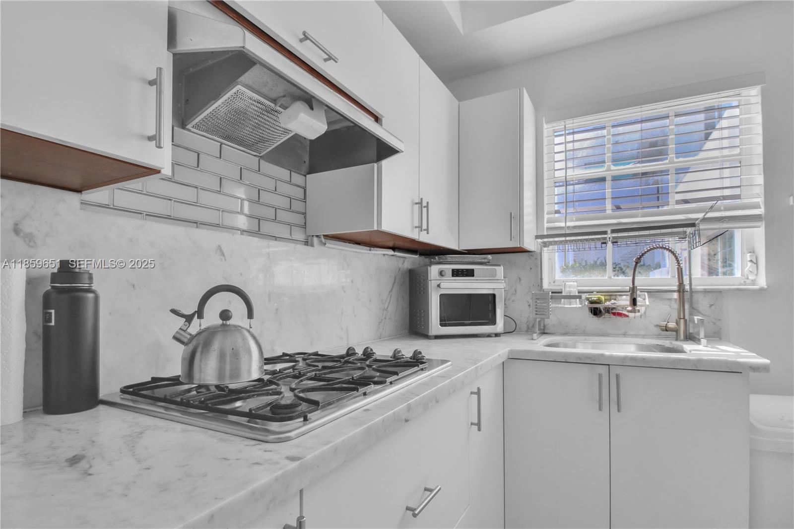 830 10th Street, Unit 1 Miami Beach, FL 33139 - Photo 7 of 10