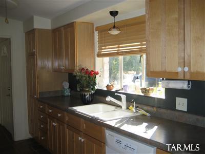 2549 East Kleindale Road Tucson, AZ 85716 - Photo 5 of 14 Gallery Image 5