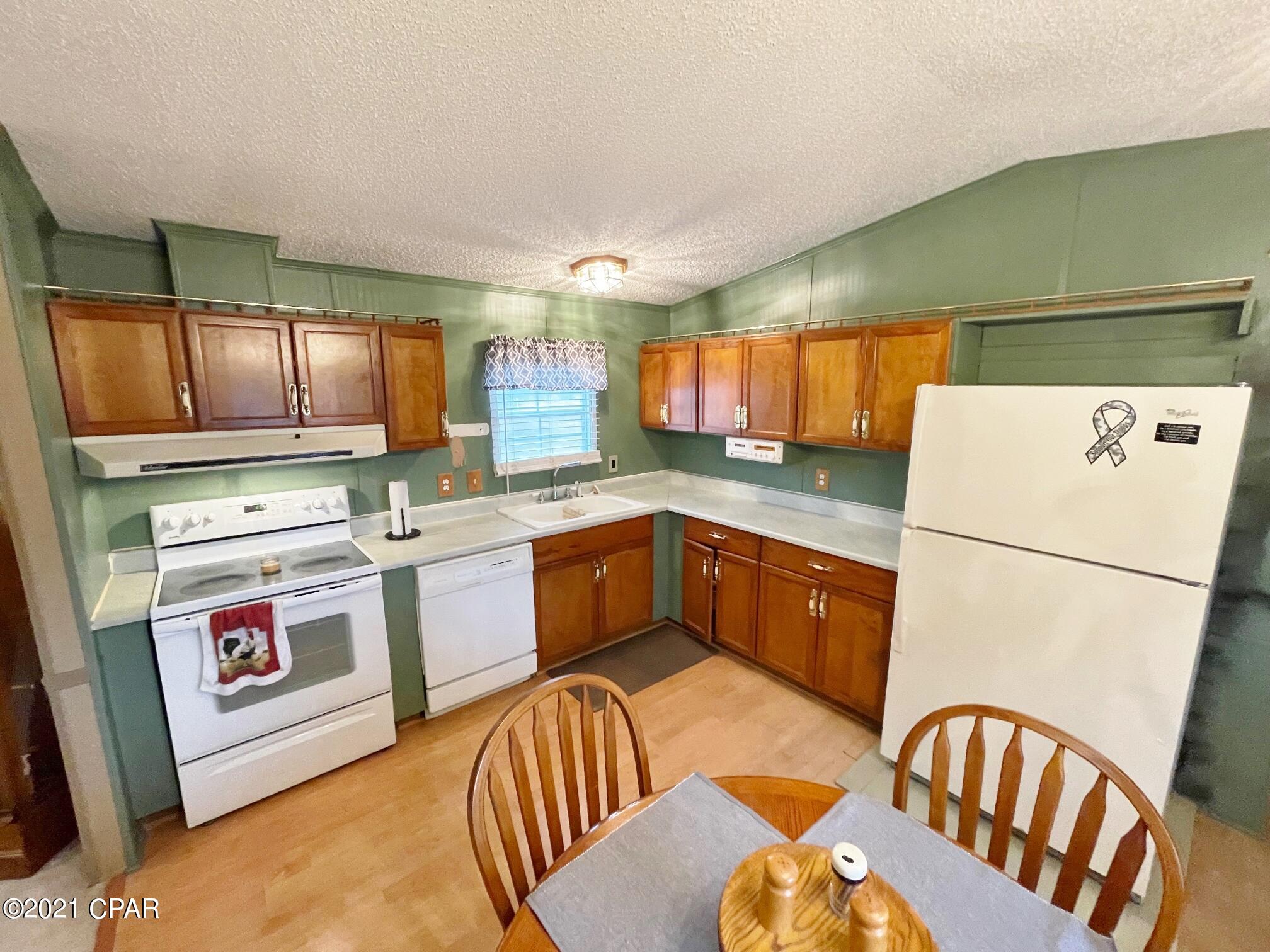 6792 Columbus Road Grand Ridge, FL 32442 - Photo 11 of 46 Gallery Image 11