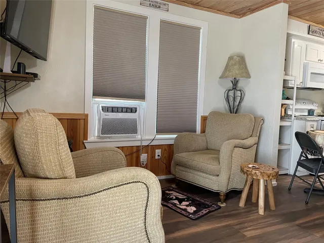 $1,095 | 131 Alexander Drive, Unit 10, Tow, TX 78672