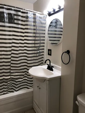 $2,400 | 390 Pearl Street, Manchester, NH 03104