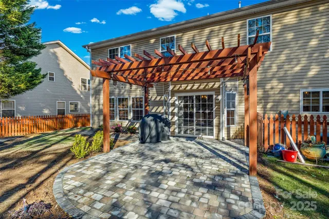 $605,000 | 240 Loch Stone Street, Fort Mill, SC 29715