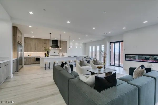 $1,399,808 | 328 Milan Street, Henderson, NV 89015