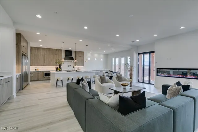 $1,444,808 | 328 Milan Street, Henderson, NV 89015