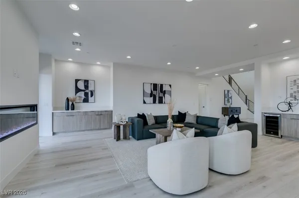 $1,399,808 | 328 Milan Street, Henderson, NV 89015