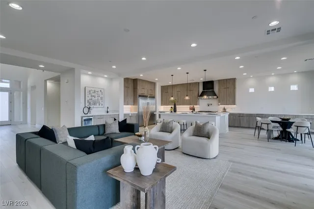 $1,444,808 | 328 Milan Street, Henderson, NV 89015