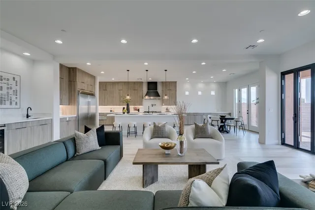 $1,444,808 | 328 Milan Street, Henderson, NV 89015