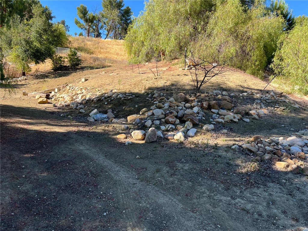 19210 Abdale Street Newhall, CA 91321 - Photo 3 of 9